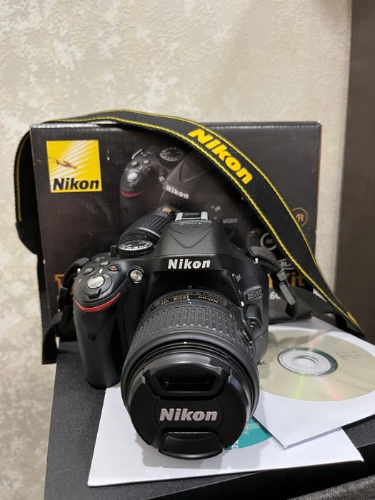 Nikon D 5200, в идеальном состоянии