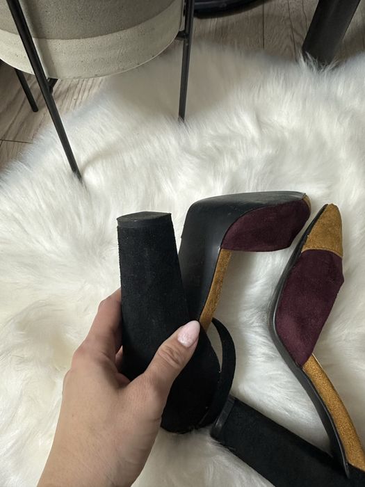 Pantofi cu toc gros din piele naturala