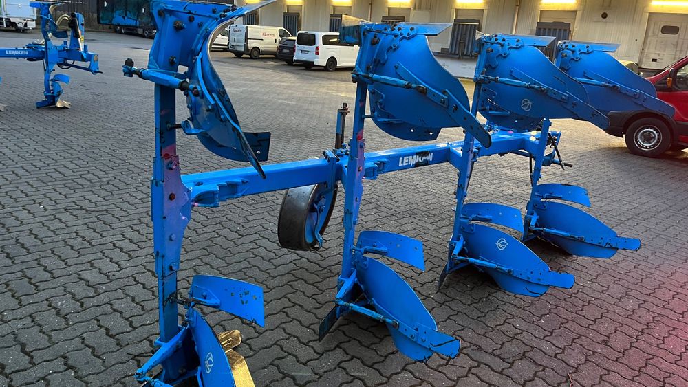 Lemken Opal 110  Claas Arion, case puma Belarus tortadi.