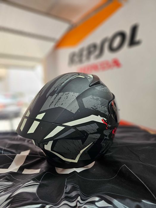 Продавам мото каски