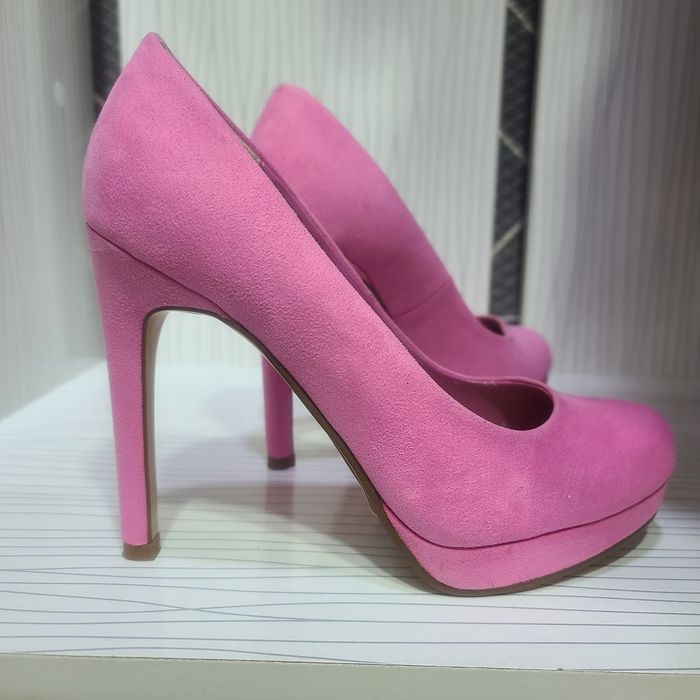 Продаются  красивые туфли