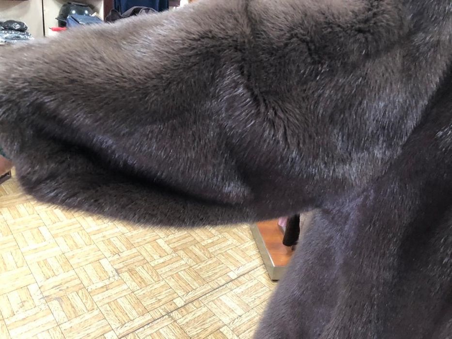 Шуба норковая продаю срочно