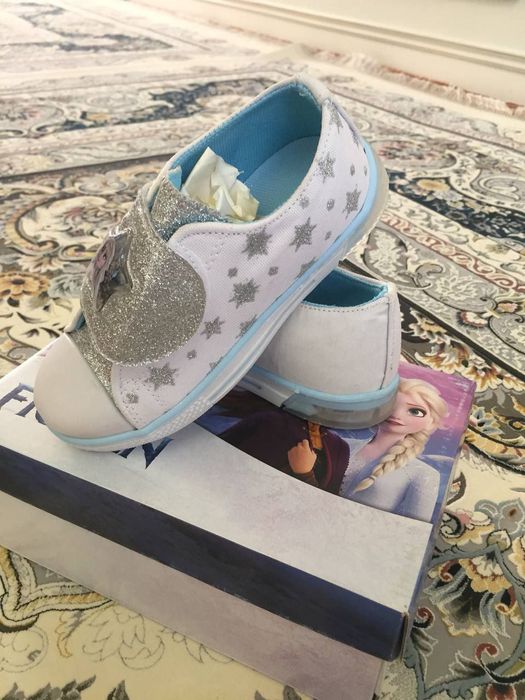 Продается кроссовки