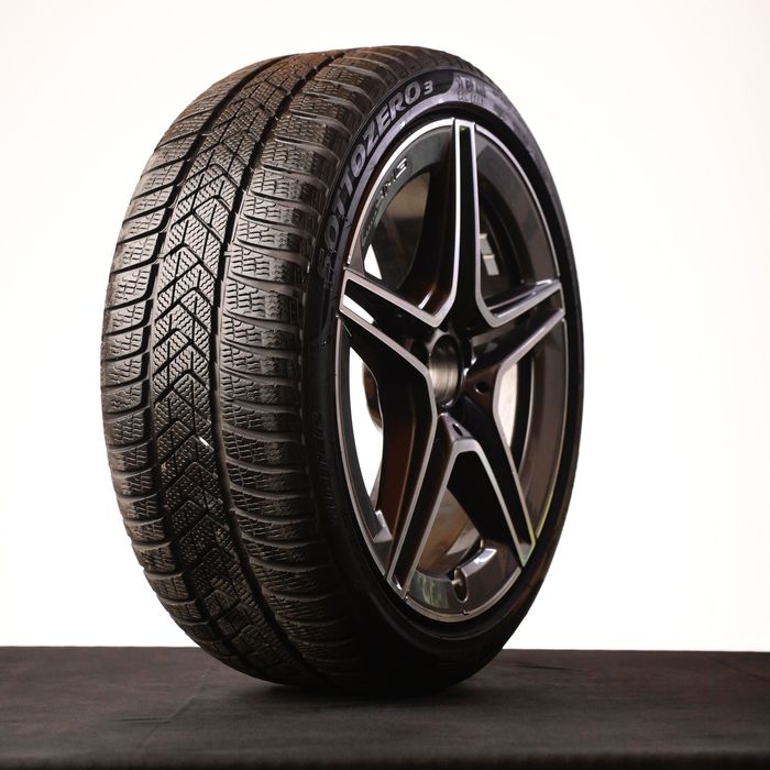 Комплект 4броя Гуми Pirelli Sottozero 3  245/40R19 98V DOT2818| Джанти AMG 8Jx19H2-N ET33 A2574011500| Гуми и джанти