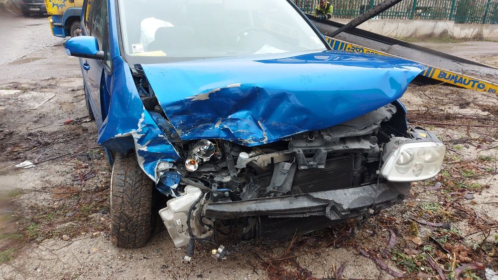 Vw touran 1.6 FSI на части