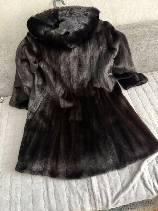 Продам б/у норковую шубу