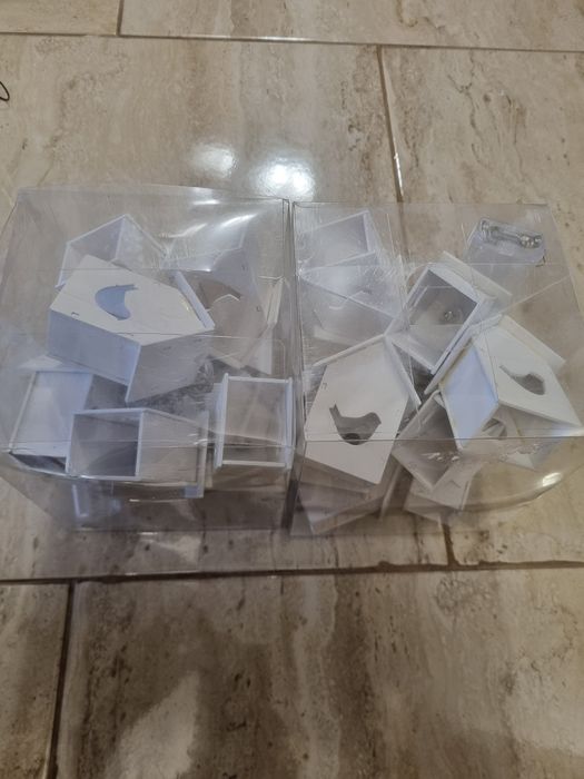 Casute pasarele din.lemn,ghirlande luminoase