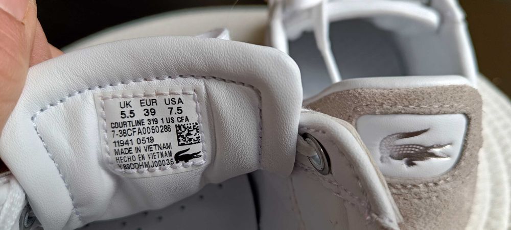 Маратонки Lacoste 39
