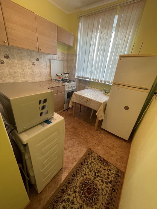 1 ком в центре по Азаттык