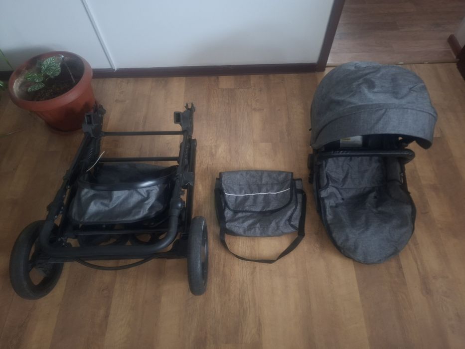 Каляска в хорошем состоянии