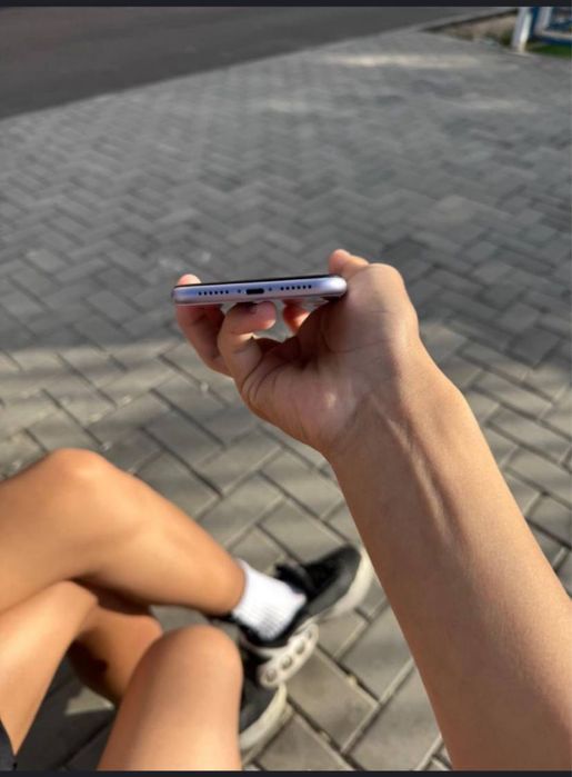 Обменяю iPhone 11 64 гб 71% акб