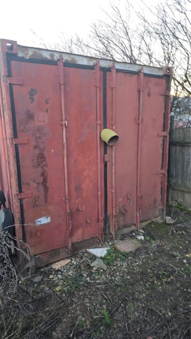 Container maritim 12 m