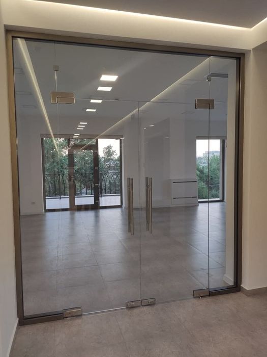 Стеклянный перегородки витражи перила