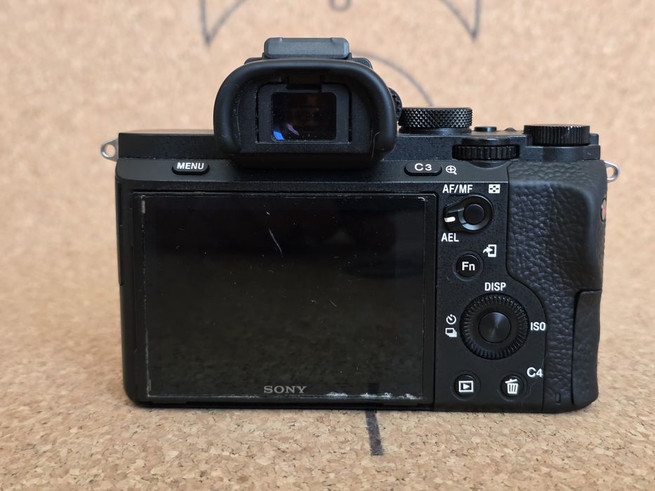 Sony a7II + грип и 5 батерии