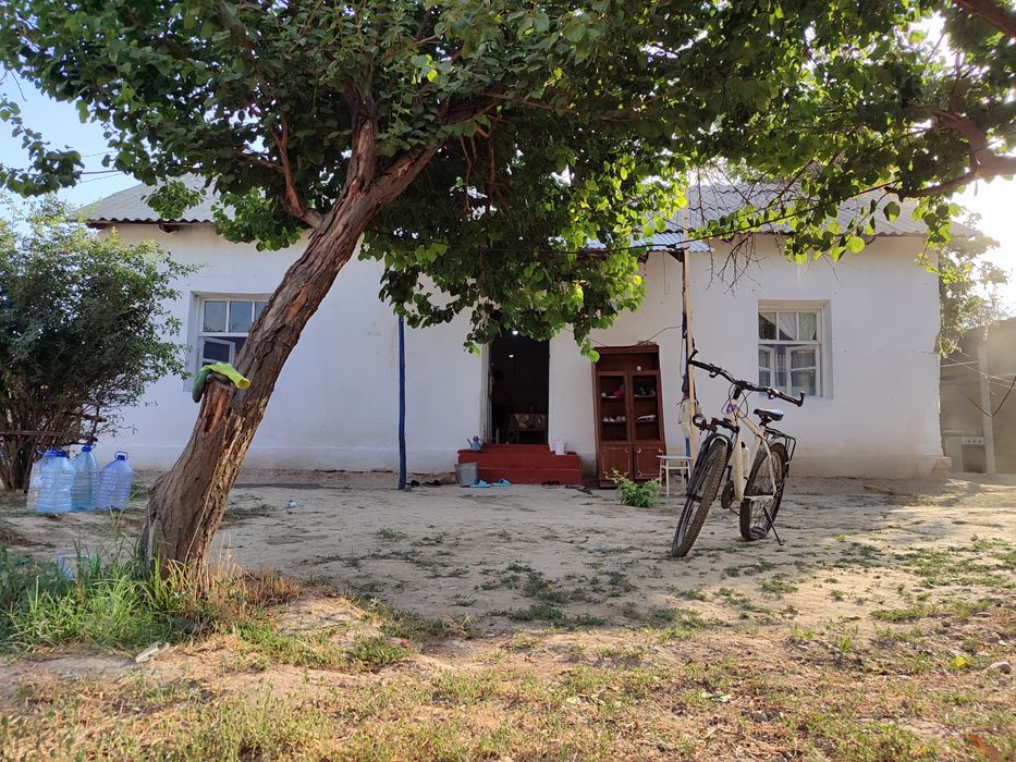 Uy 8 sotx 5 xona+3 xona