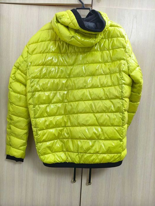 продам мужскую куртку Calvin Klein