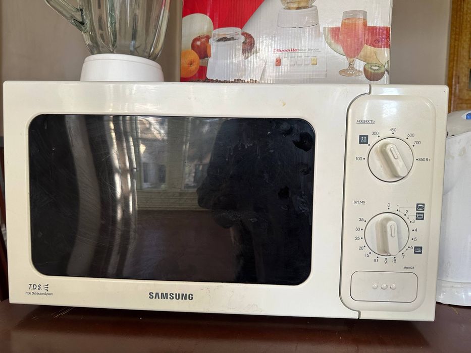 Mikrovolnovka, blender va tefal