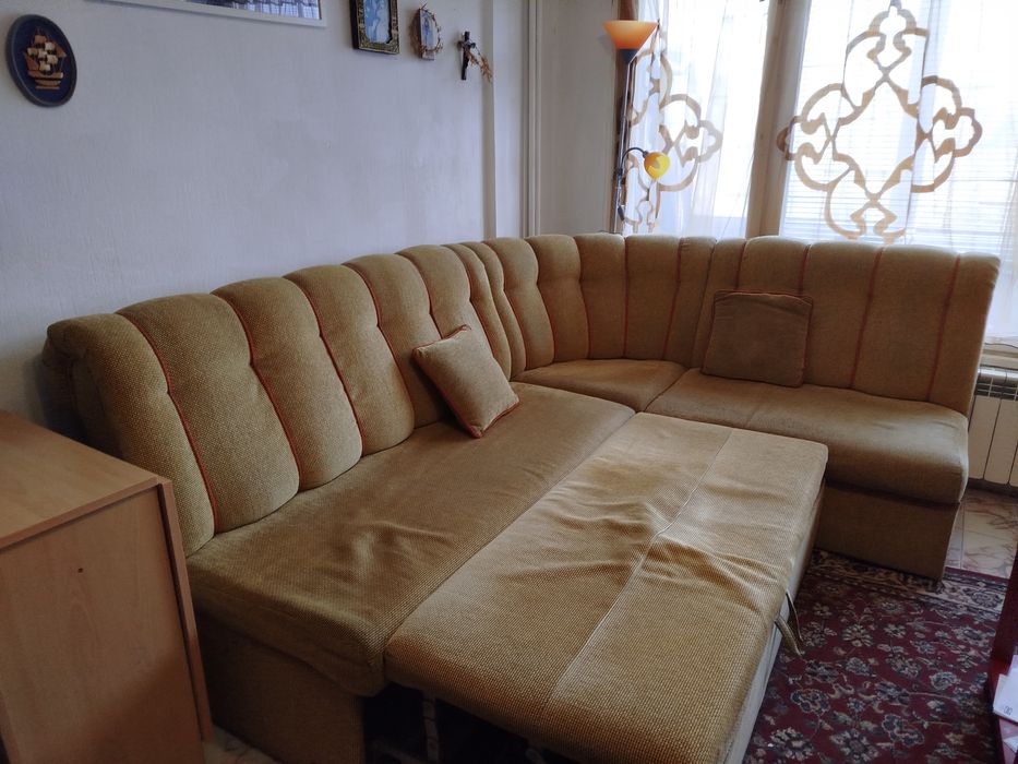 Разтегателен диван