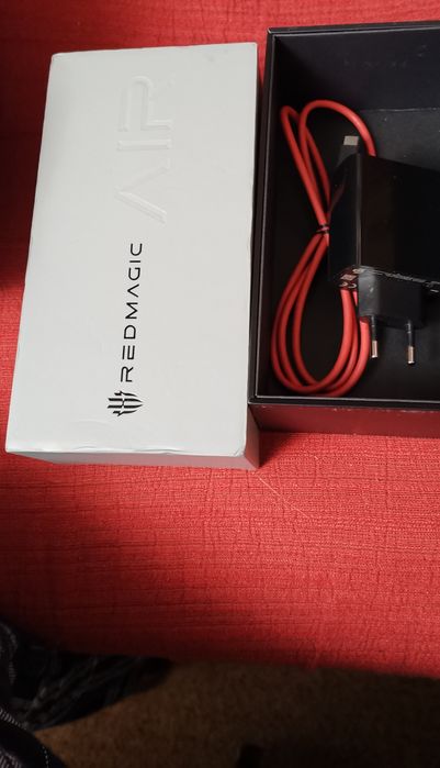 Продавам геймърски RedMagic 10 air ram16/512