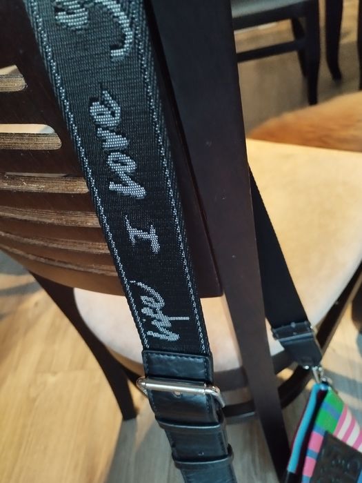 Desigual чанти,нова