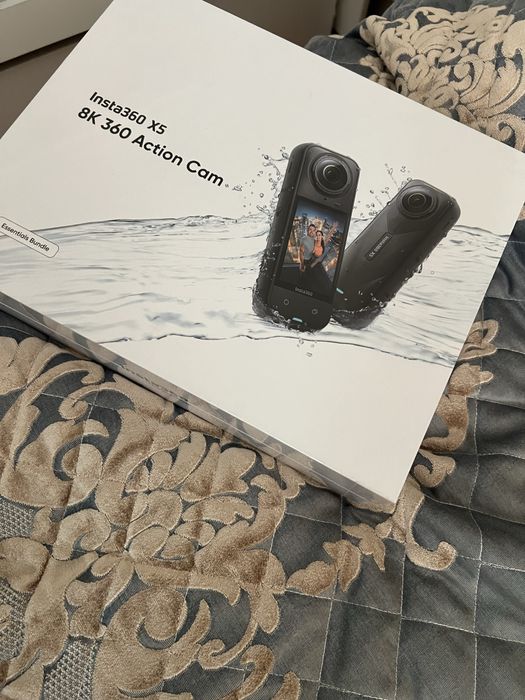 Insta 360 x5 essentials bundle новый