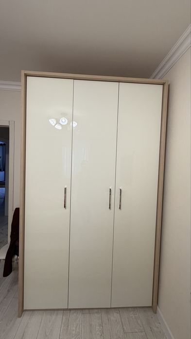 Продам спальный гарнитур