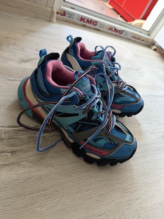 Balenciaga track