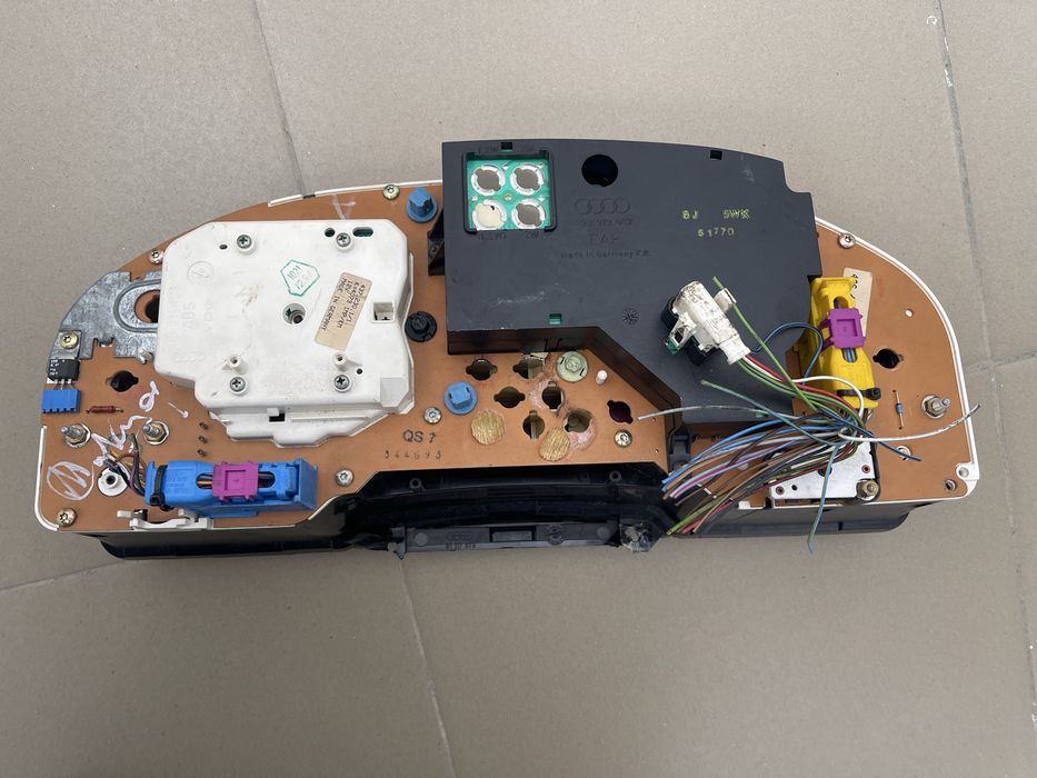 Audi 80 1993 года щиток приборки