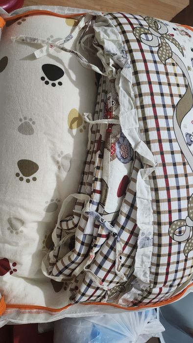 Продам детский постельный набор с бортиками