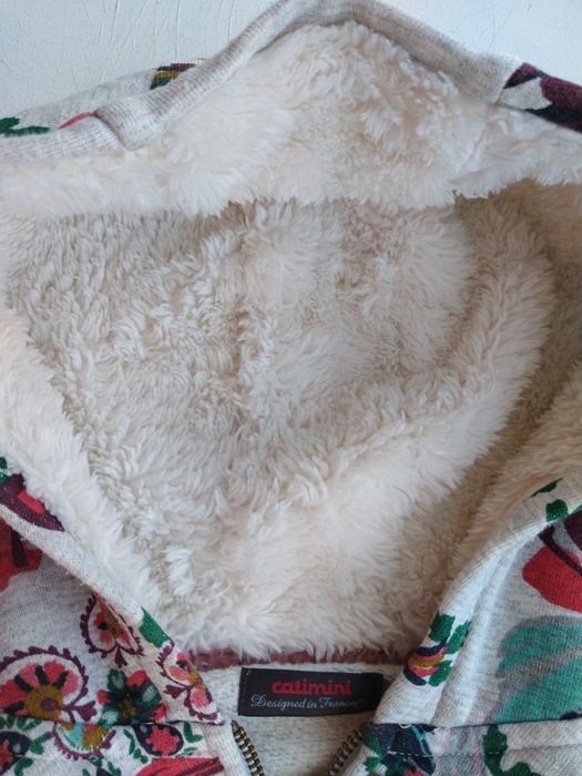 Продам детскую кофту Франция ,4-5лет