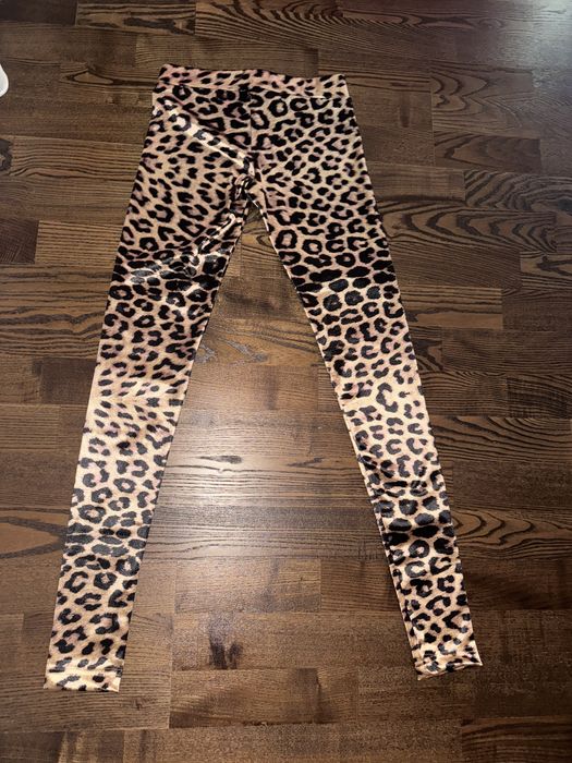 Colanți lucioși cu imprimeu leopard