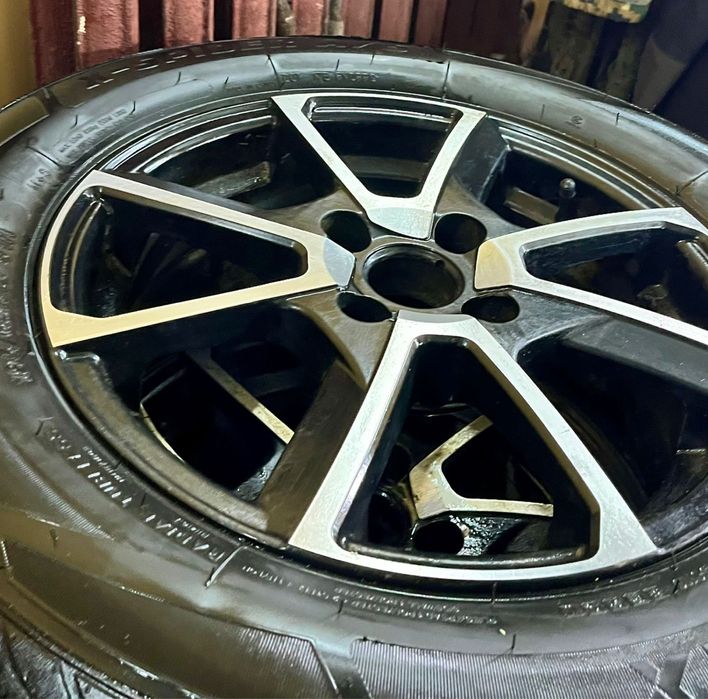 Продам резину с дисками 195/65 R15