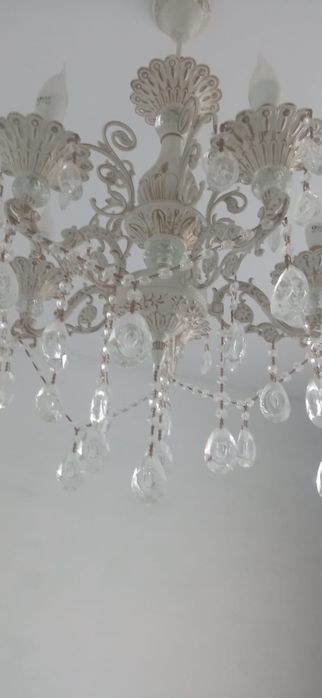 Люстры разного размера