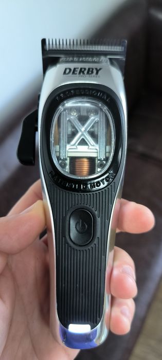 Masina de tuns Derby