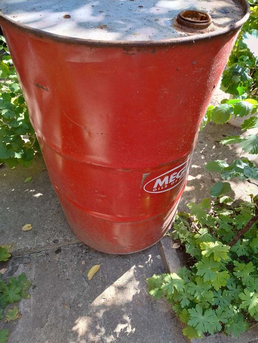 Варели 200 литра цена 10лв. и туби 20 литра цена 2лв. договаряне