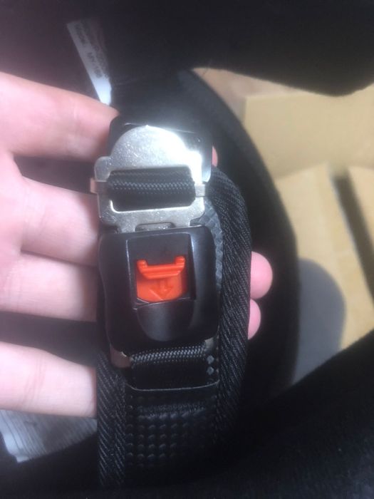 Vând casca EDX nouă