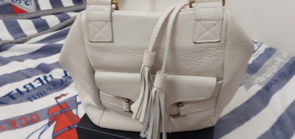 Продается кожаная женская  сумка для прекрасных дам