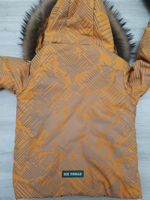 Продаю зимний пуховик с комбинезономTomas