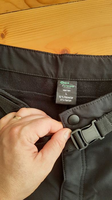 Vand pantaloni impermeabili de drumetii/oraș!