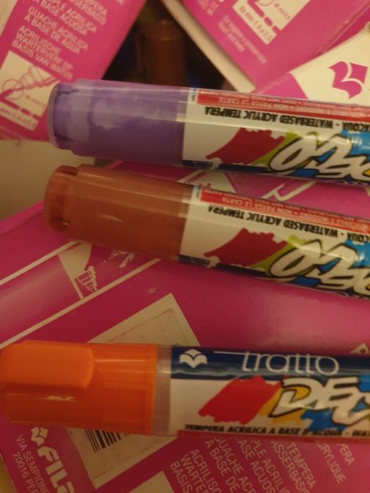 Tempera acrilica Tratto. 100 lei pentru 50 de bucati.Disponibile 3 cul