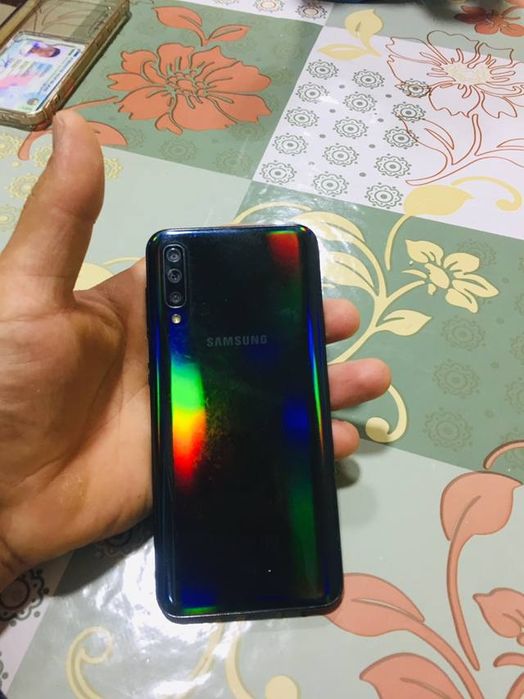 Samsung galaxy a50 4/64