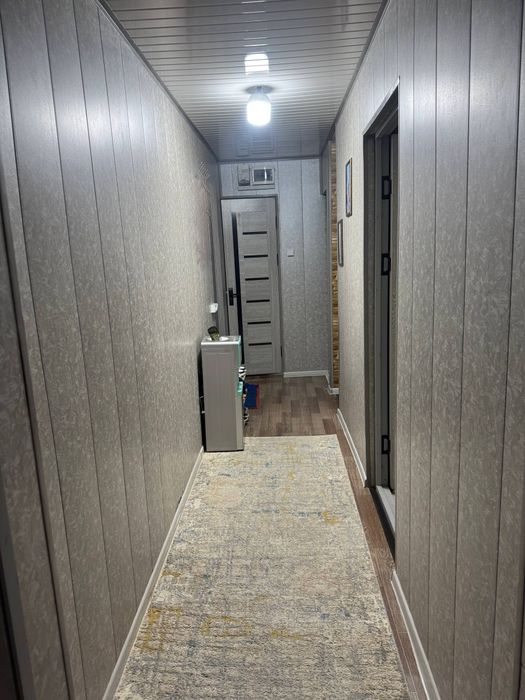 В деревянном доме. Спутнике 9 . ремонт санузел раздельный. Выход в гор