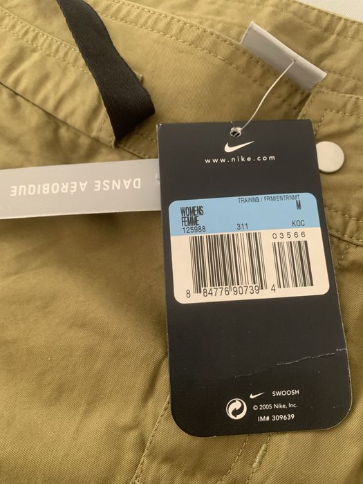 Дамски къси панталони Nike. (3/4)
