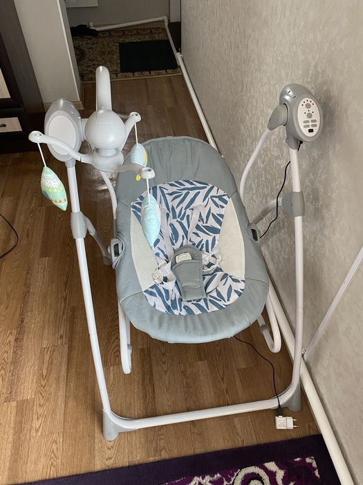 Продам электро качелю шезлонг