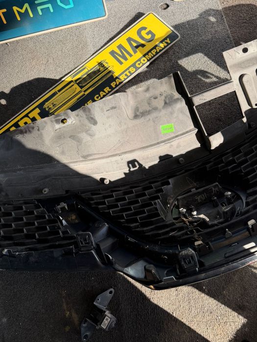 Решетка с отвор за камера  и камера за NISSAN QASHQAI J11