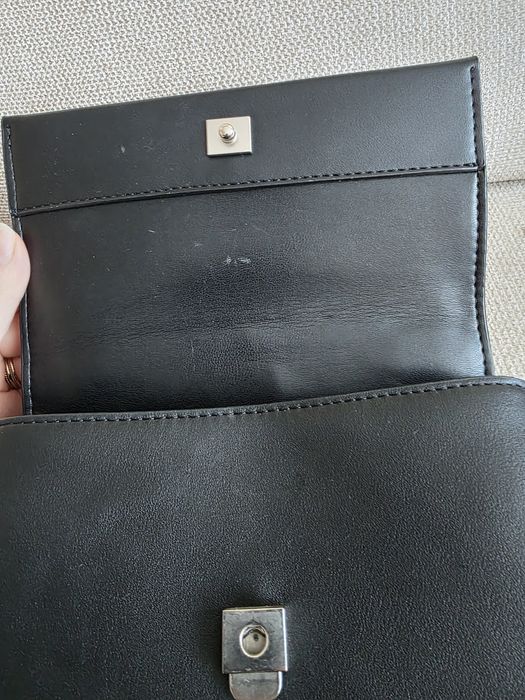 Geanta mica CK cu mici urme de uzura