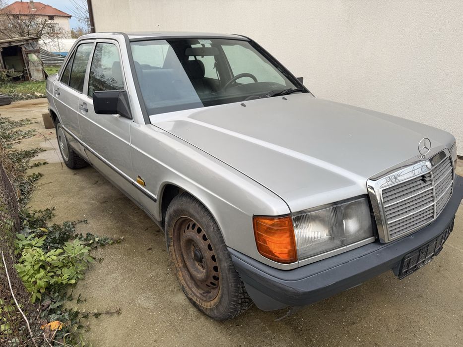 Мерцедес 190 на части