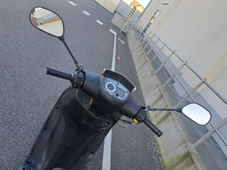 Scuter Peugeot Vivacity 3,  2T, 50cm3. Carte+talon