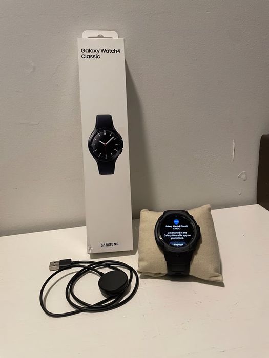 Продам Смарт часы SAMSUNG Galaxy Watch4 классик