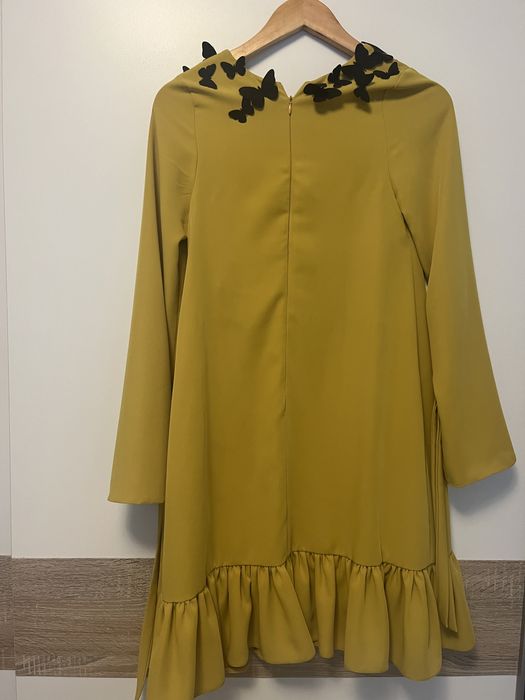 Rochie cu fluturi aplicati